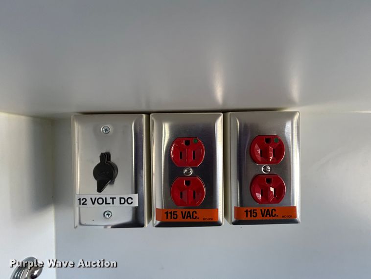 image for item EX9275 2002 Ford F350 Super Duty XLT ambulance