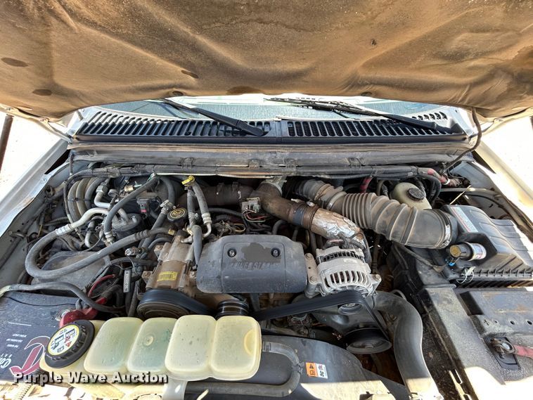 image for item EX9275 2002 Ford F350 Super Duty XLT ambulance