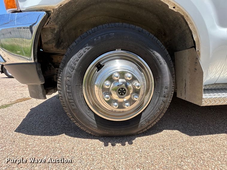 image for item EX9275 2002 Ford F350 Super Duty XLT ambulance