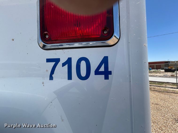 image for item EX9275 2002 Ford F350 Super Duty XLT ambulance