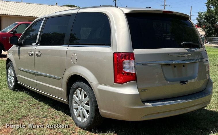 image for item EX9806 2014 Chrysler Town & Country van