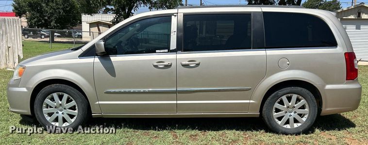 image for item EX9806 2014 Chrysler Town & Country van