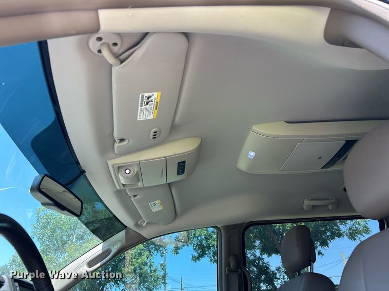 image for item EX9806 2014 Chrysler Town & Country van