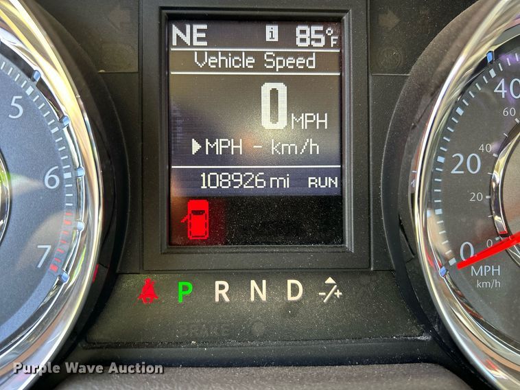 image for item EX9806 2014 Chrysler Town & Country van