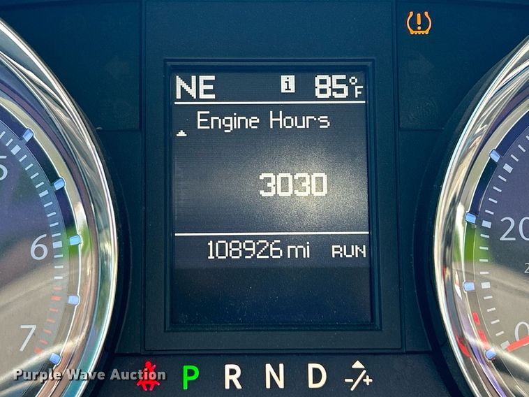 image for item EX9806 2014 Chrysler Town & Country van