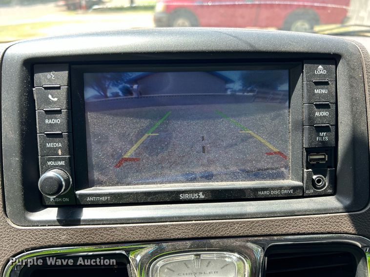 image for item EX9806 2014 Chrysler Town & Country van