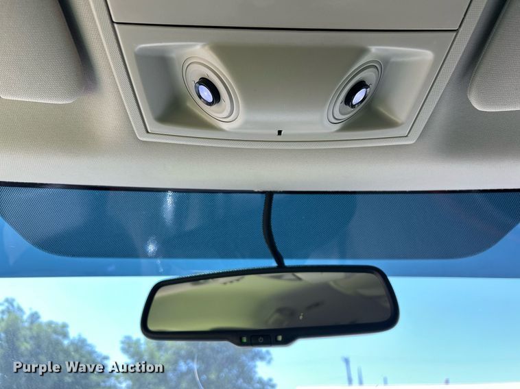 image for item EX9806 2014 Chrysler Town & Country van