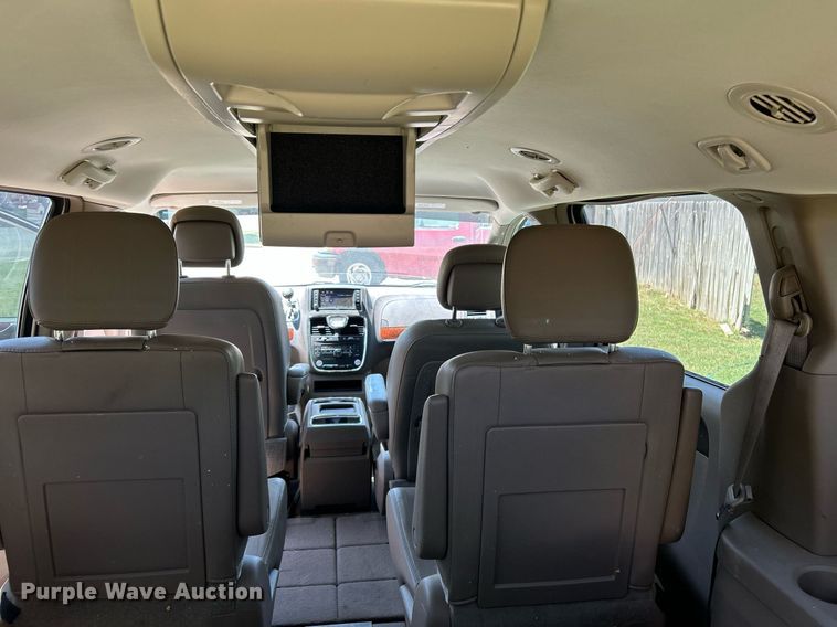 image for item EX9806 2014 Chrysler Town & Country van