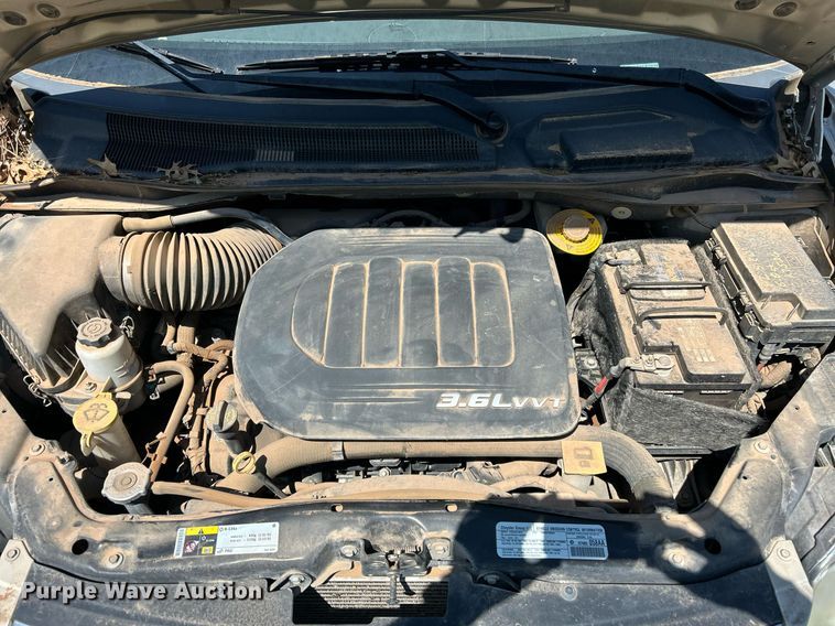 image for item EX9806 2014 Chrysler Town & Country van