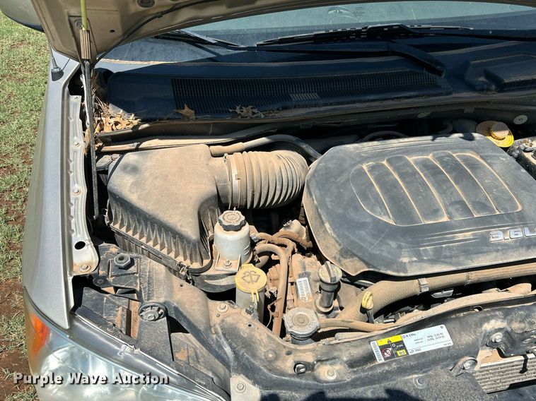 image for item EX9806 2014 Chrysler Town & Country van