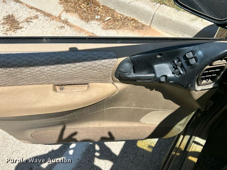 image for item EX9807 1998 Dodge Grand Caravan van