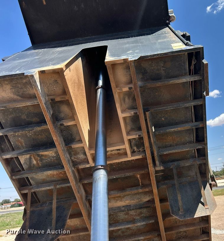 image for item EX9811 1995 International 9400 dump truck