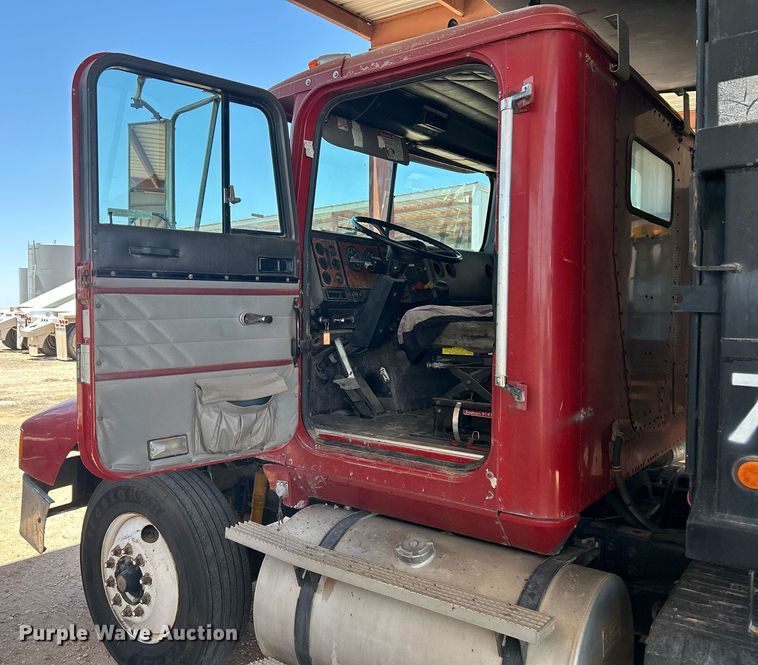 image for item EX9811 1995 International 9400 dump truck