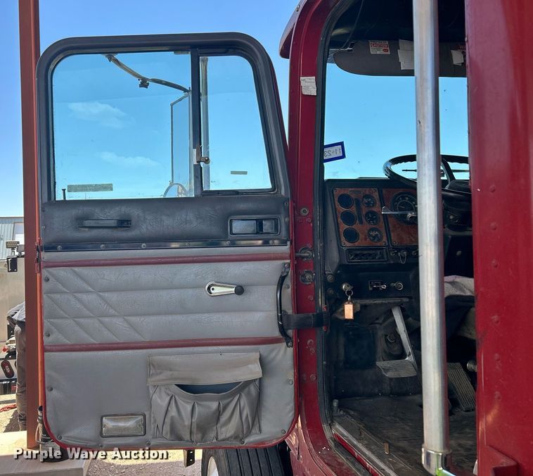 image for item EX9811 1995 International 9400 dump truck