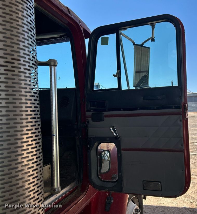 image for item EX9811 1995 International 9400 dump truck