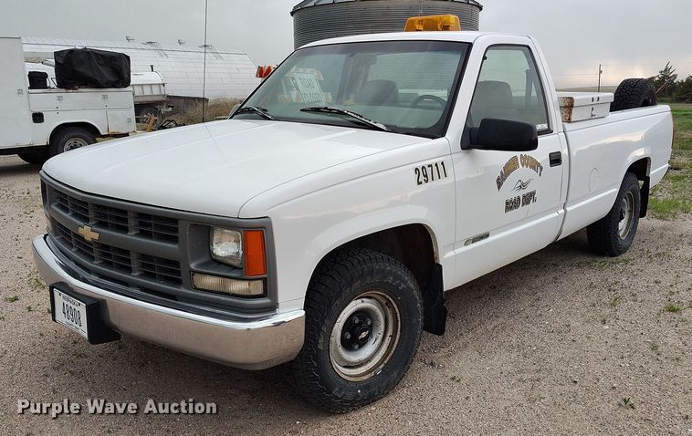 image for item IP9630 1997 Chevrolet C1500 pickup truck