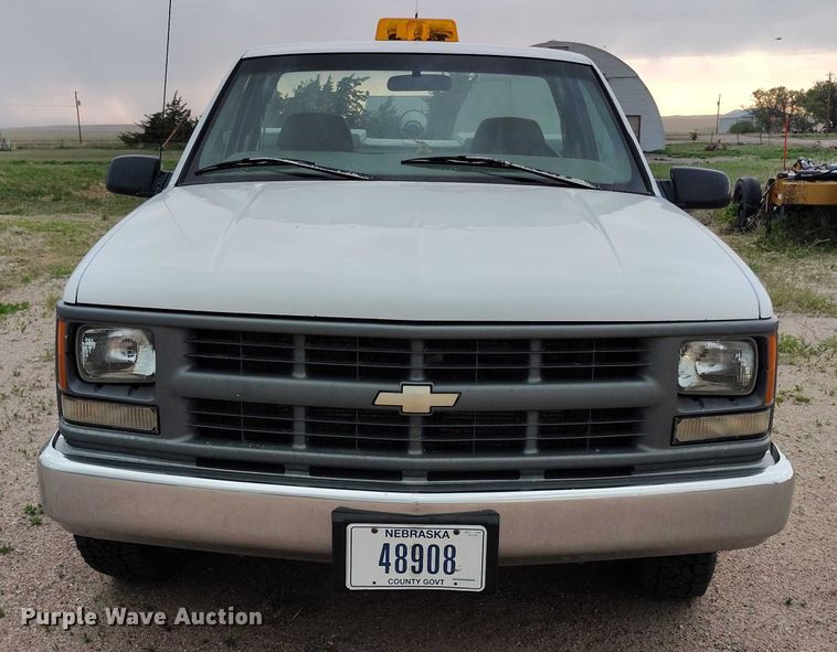 image for item IP9630 1997 Chevrolet C1500 pickup truck