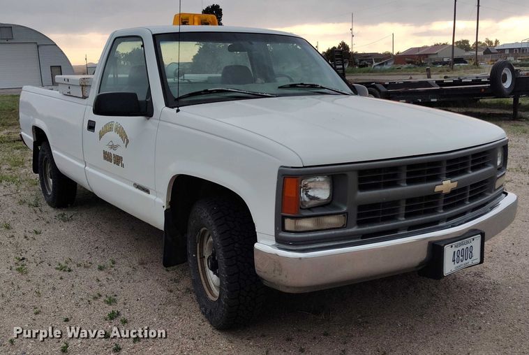 image for item IP9630 1997 Chevrolet C1500 pickup truck