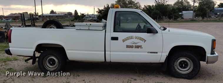 image for item IP9630 1997 Chevrolet C1500 pickup truck