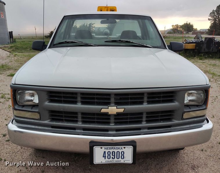 image for item IP9630 1997 Chevrolet C1500 pickup truck