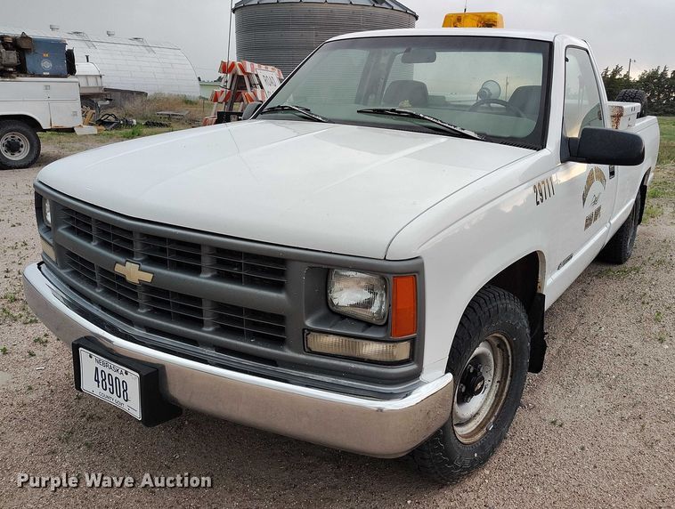 image for item IP9630 1997 Chevrolet C1500 pickup truck