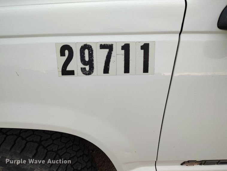 image for item IP9630 1997 Chevrolet C1500 pickup truck