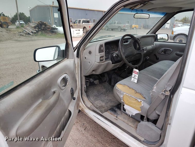 image for item IP9630 1997 Chevrolet C1500 pickup truck