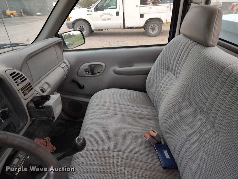 image for item IP9630 1997 Chevrolet C1500 pickup truck