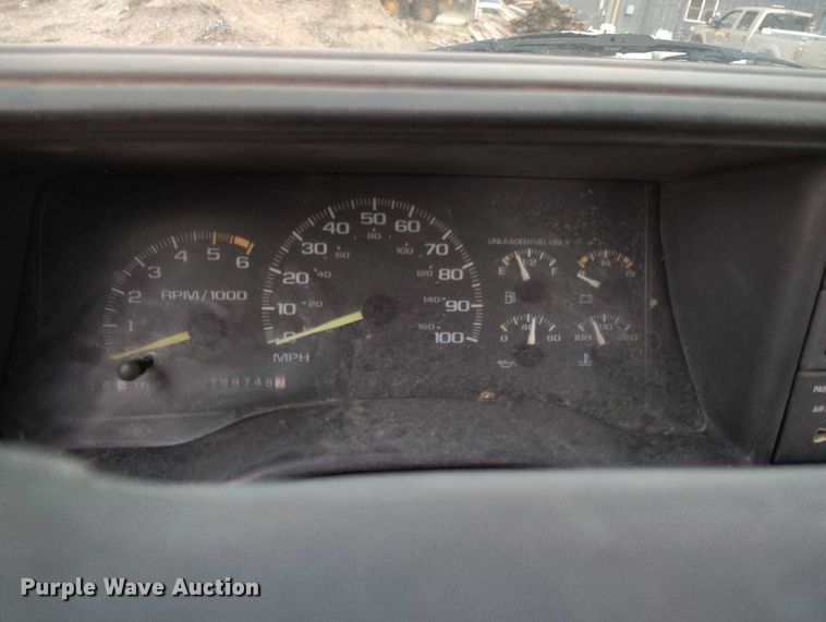 image for item IP9630 1997 Chevrolet C1500 pickup truck