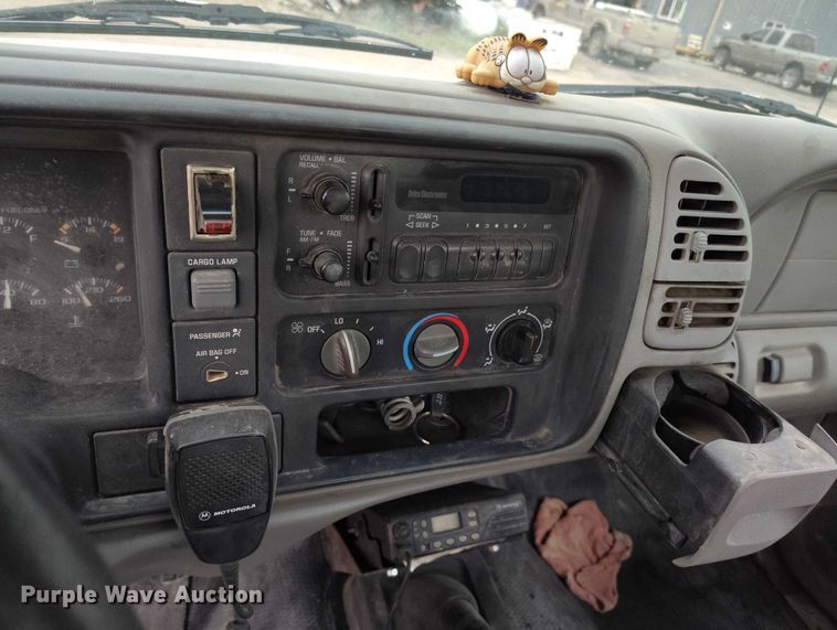 image for item IP9630 1997 Chevrolet C1500 pickup truck