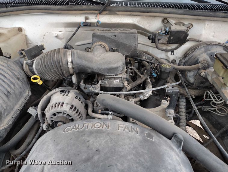 image for item IP9630 1997 Chevrolet C1500 pickup truck