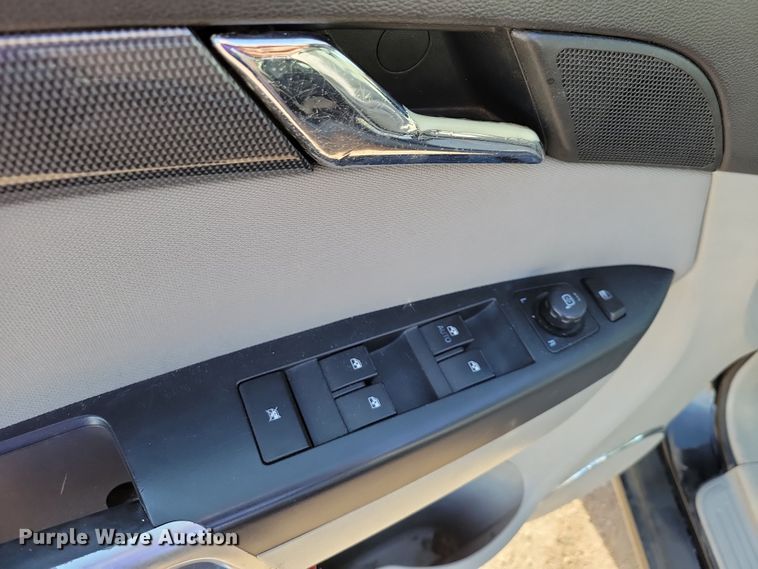 image for item NB9833 2008 Saturn Vue XR SUV