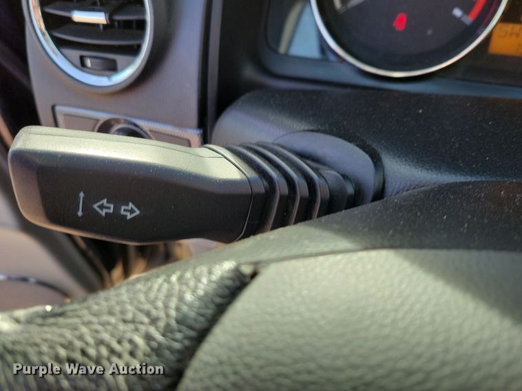 image for item NB9833 2008 Saturn Vue XR SUV