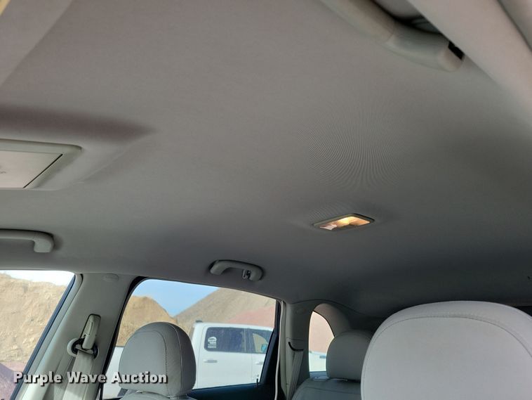 image for item NB9833 2008 Saturn Vue XR SUV