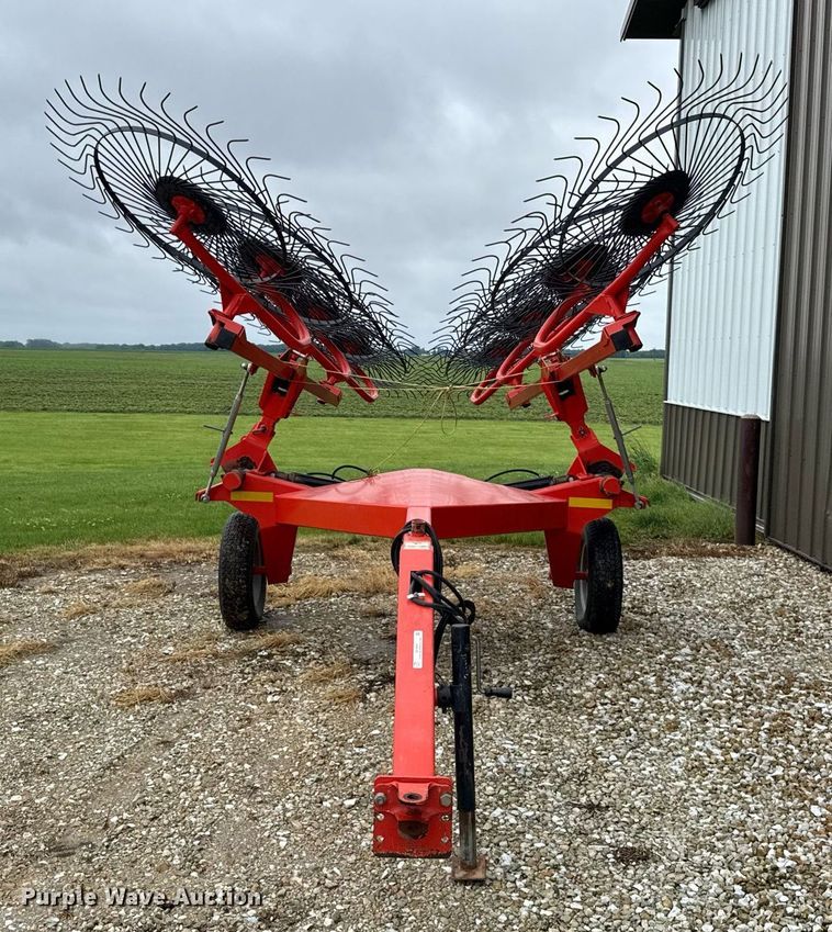 image for item DH9993 Kuhn Speed Rake SR112 hay rake