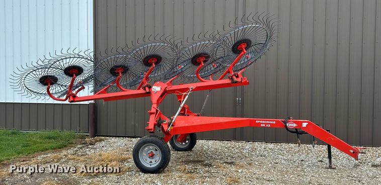 image for item DH9993 Kuhn Speed Rake SR112 hay rake