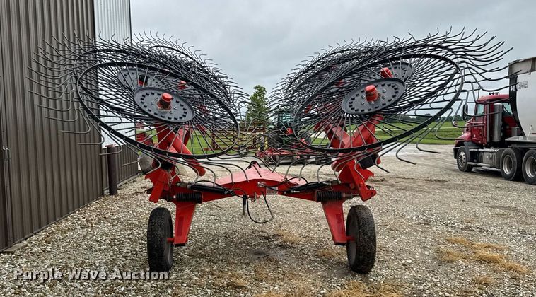 image for item DH9993 Kuhn Speed Rake SR112 hay rake
