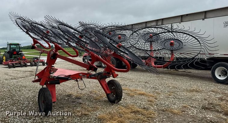 image for item DH9993 Kuhn Speed Rake SR112 hay rake