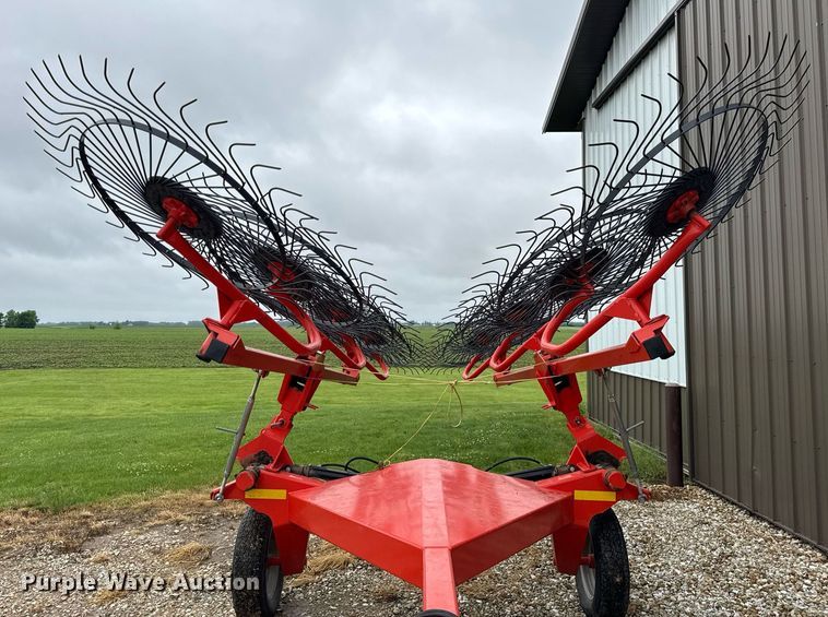 image for item DH9993 Kuhn Speed Rake SR112 hay rake