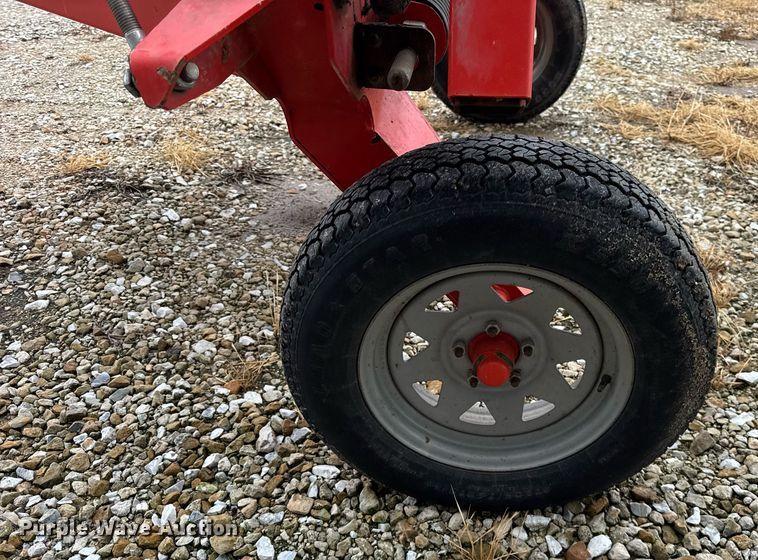 image for item DH9993 Kuhn Speed Rake SR112 hay rake