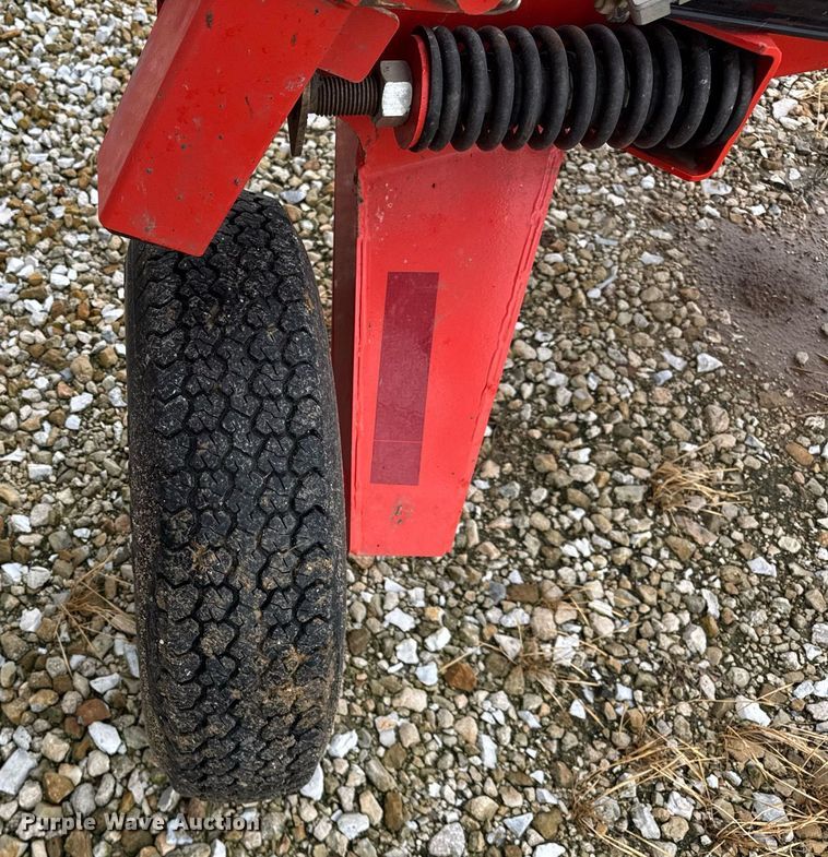 image for item DH9993 Kuhn Speed Rake SR112 hay rake