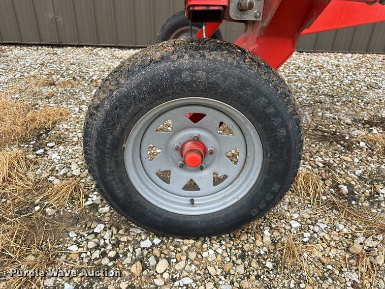 image for item DH9993 Kuhn Speed Rake SR112 hay rake