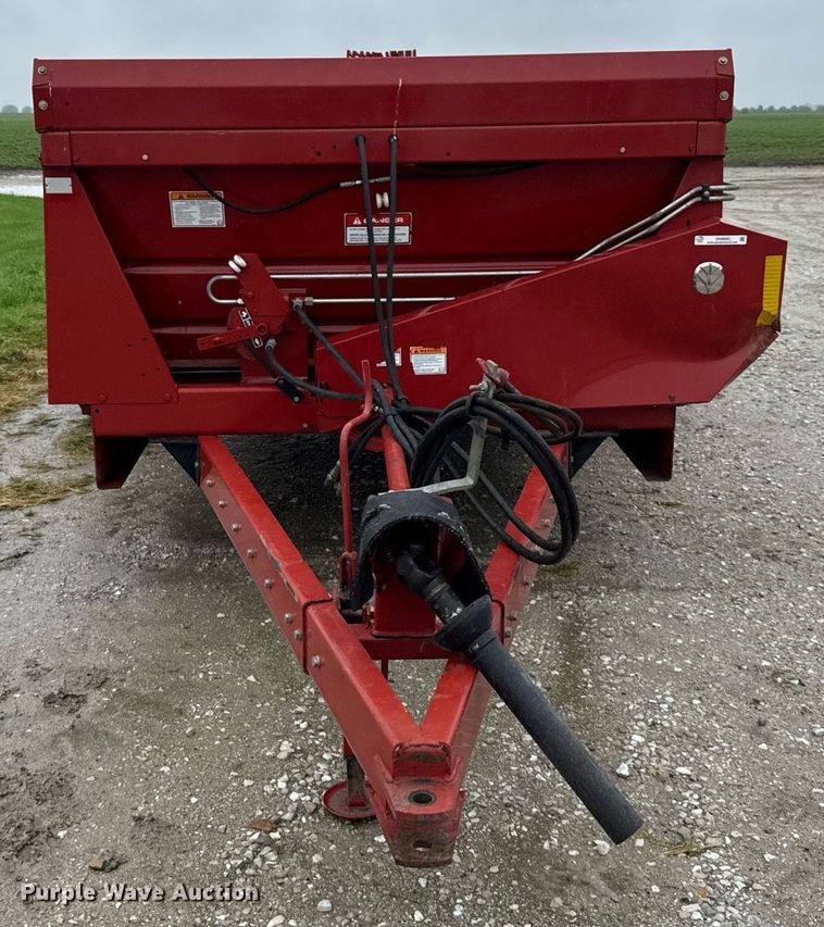 image for item DH9995 1991 New Holland 195 manure spreader