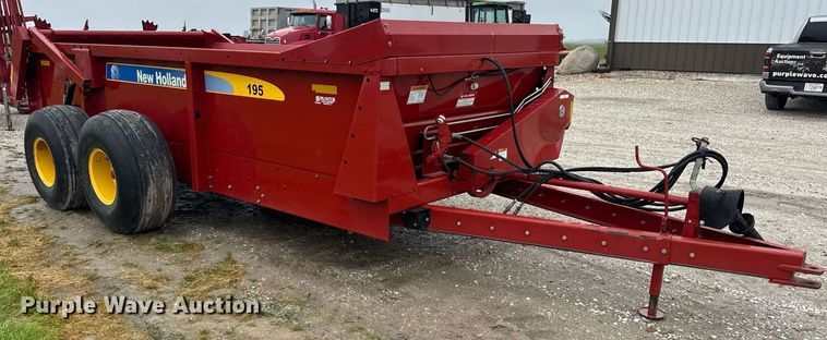 image for item DH9995 1991 New Holland 195 manure spreader