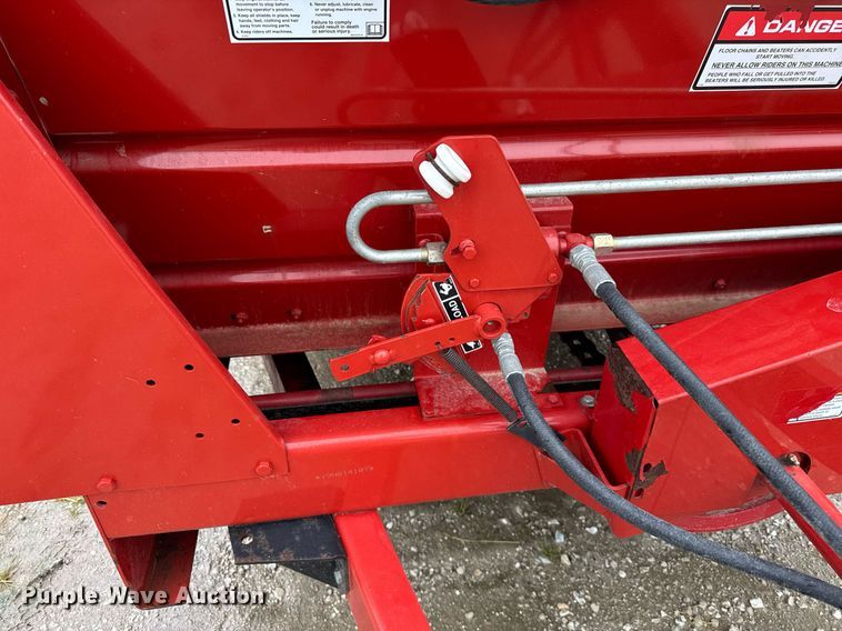 image for item DH9995 1991 New Holland 195 manure spreader