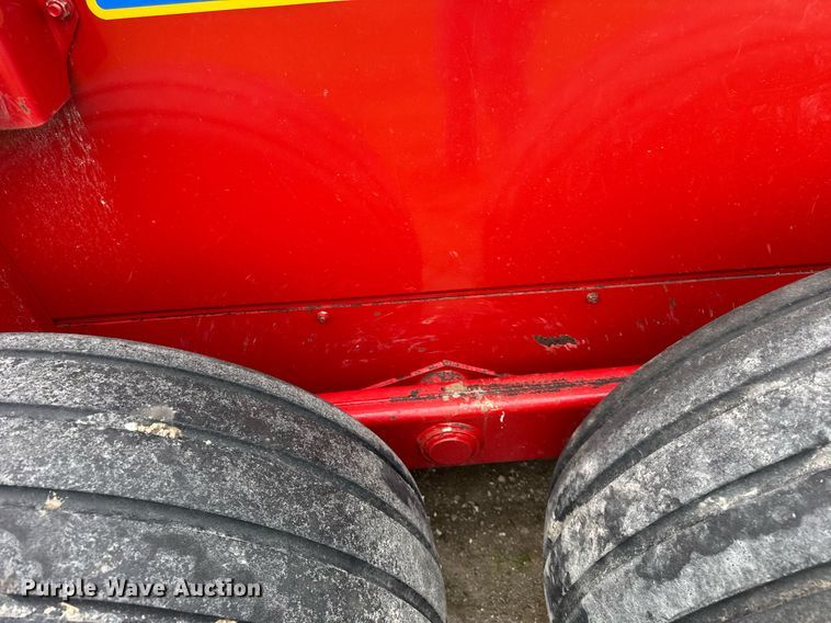 image for item DH9995 1991 New Holland 195 manure spreader