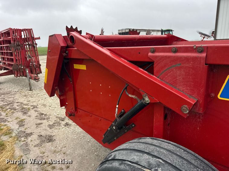 image for item DH9995 1991 New Holland 195 manure spreader