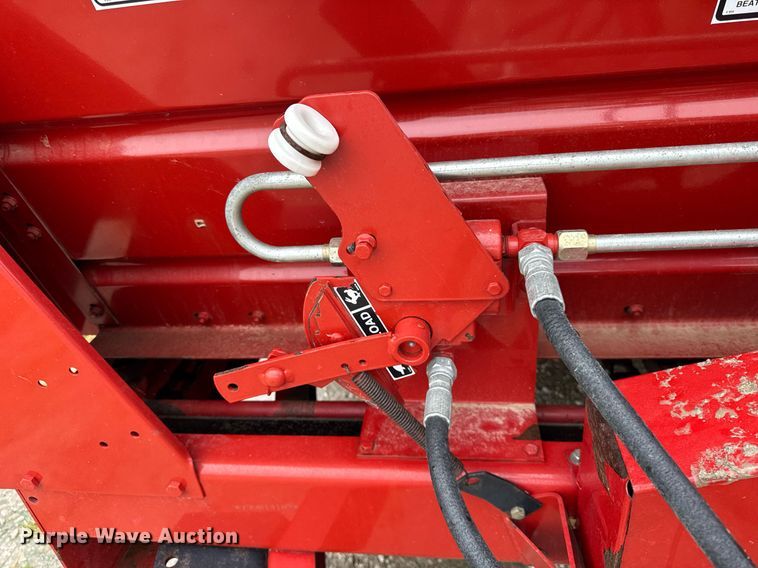 image for item DH9995 1991 New Holland 195 manure spreader