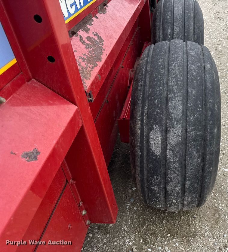 image for item DH9995 1991 New Holland 195 manure spreader