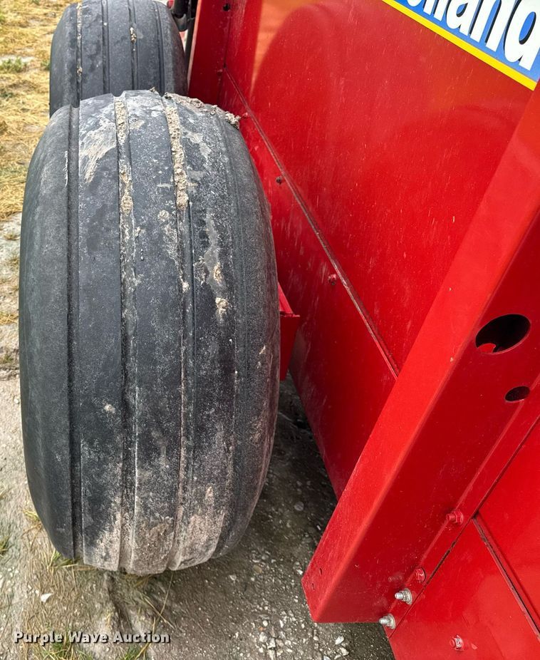 image for item DH9995 1991 New Holland 195 manure spreader